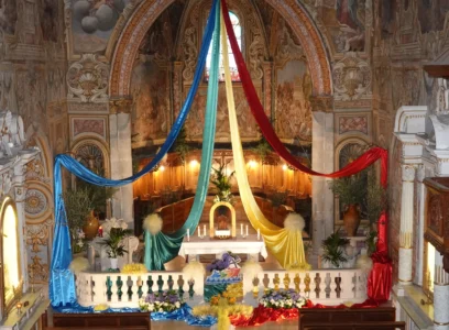Pasqua 2025: Luce nella Tradizione